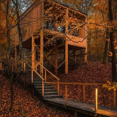 Treehouses Apartament *