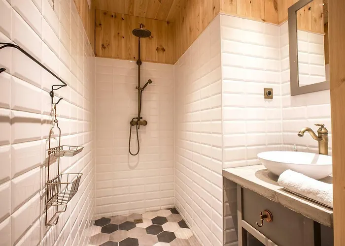 Treehouses * נושבאי